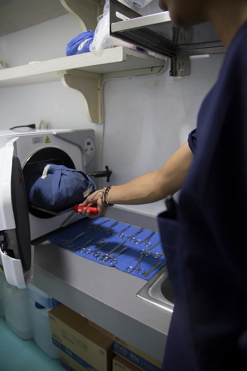 equipamiento-veterinario-Esterilizador-de-vapor-cap
